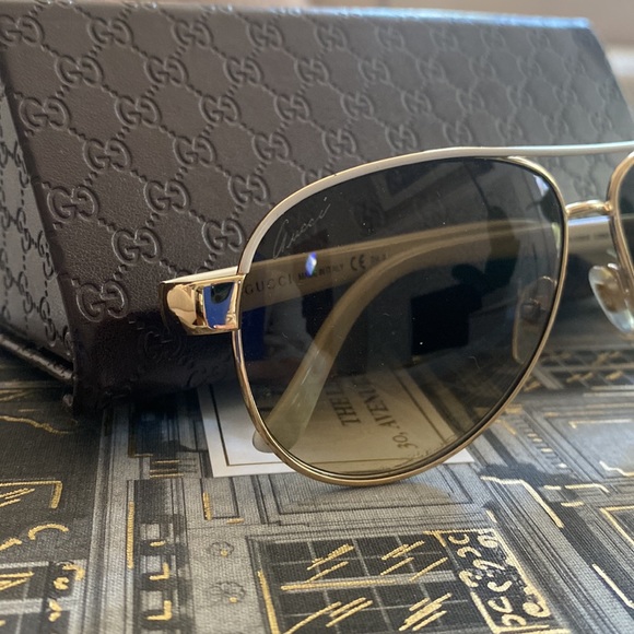 Gucci Sunglasses - Y2k - Picture 2 of 3